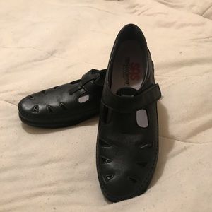 SAS black shoes